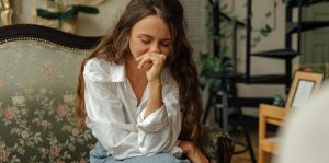 Aantrekken en afstoten in de relatie: waarom gebeurt dit en wat zegt het?