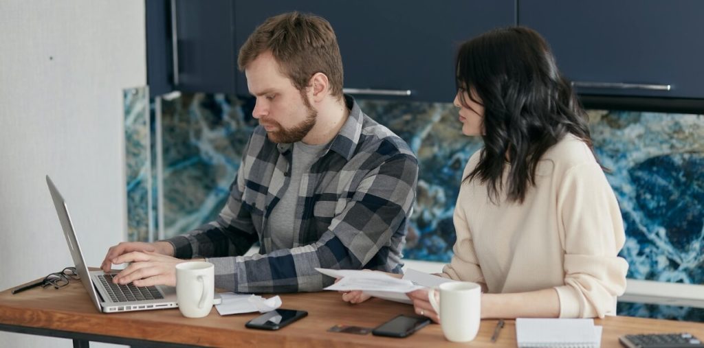 Twijfel aan je relatie: waar komt het echt vandaan?